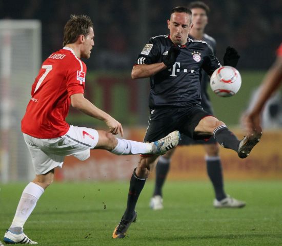 举世瞩目的 举世瞩目的